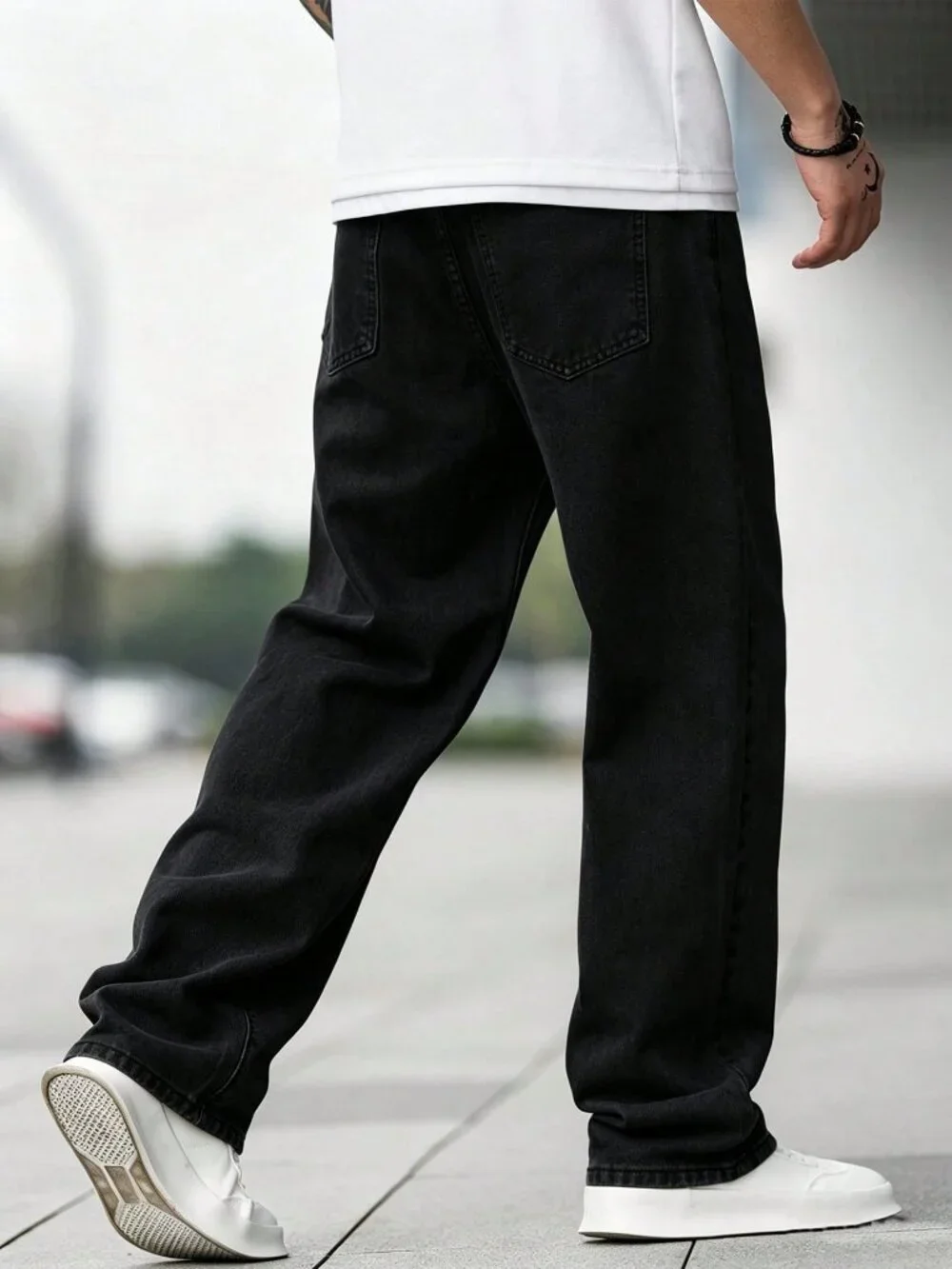 Black Casual Men's Loose Fit Cotton Jeans With Slant Pockets
